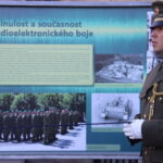Před Generálním štábem Armády ČR začala nová výstava Minulost a současnost radioelektronického boje Před Generálním štábem Armády ČR začala nová výstava Minulost a současnost radioelektronického boje